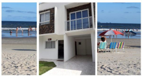 Casa para até 12 pessoas, 3 quartos, Churrasqueira, a 300 metros da praia, Ilha Do Mel